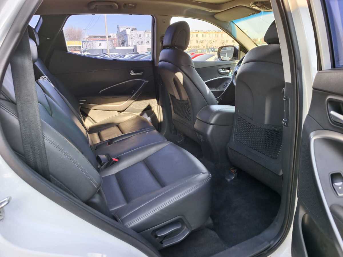 Hyundai Santa Fe 2014 #18 Hyundai Santa Fe 2014 car image #18