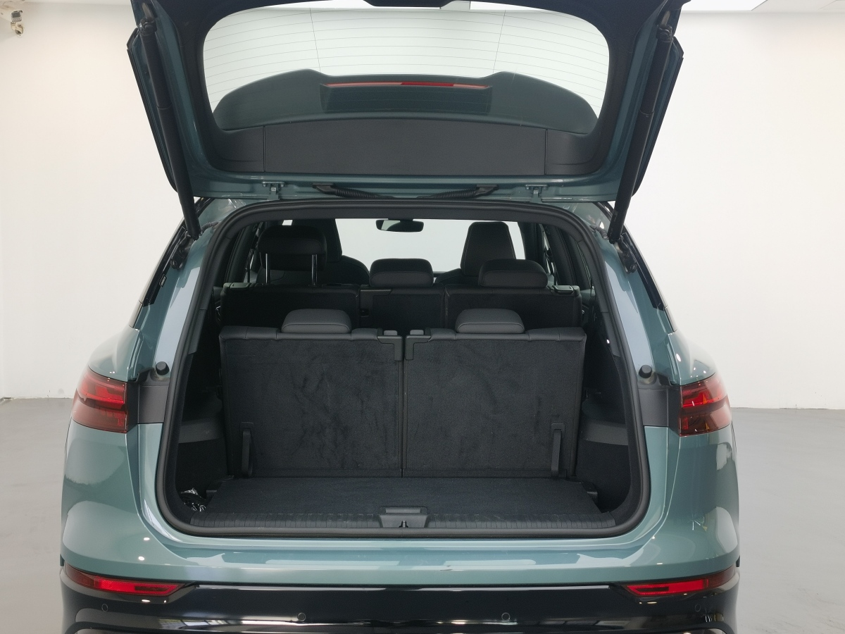 Audi Q5 e-tron 2023 صورة سيارة #18