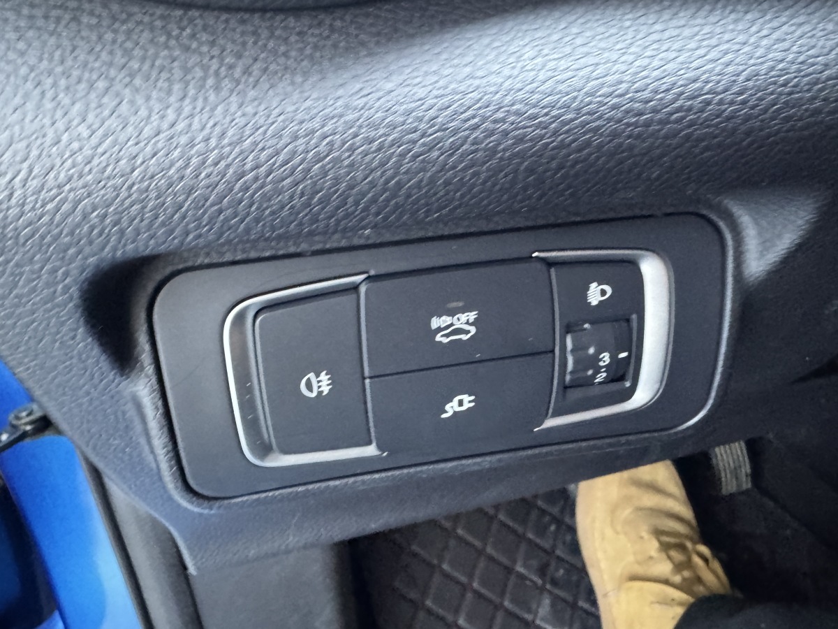 BYD Yuan New Energy 2019 #18 BYD Yuan New Energy 2019 car image #18