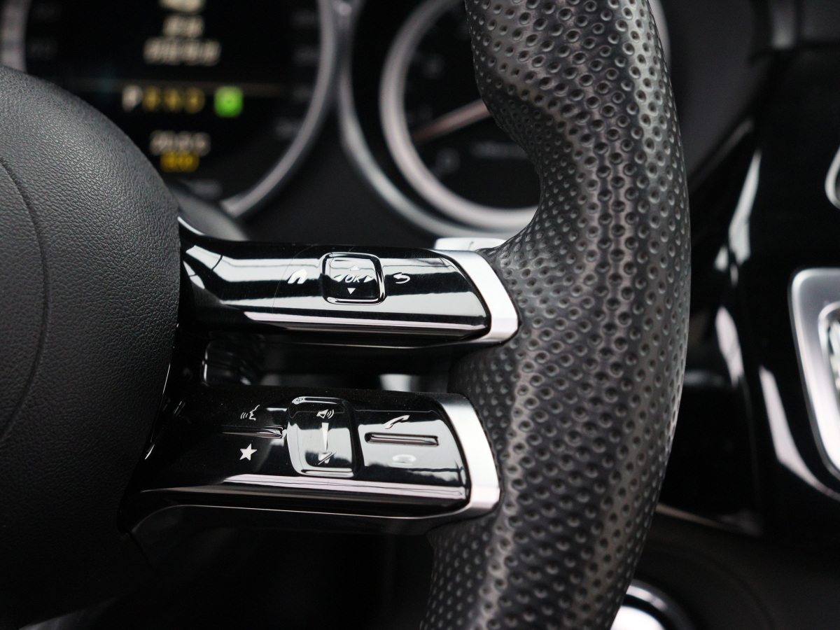 Mercedes-Benz 2012 car image #18