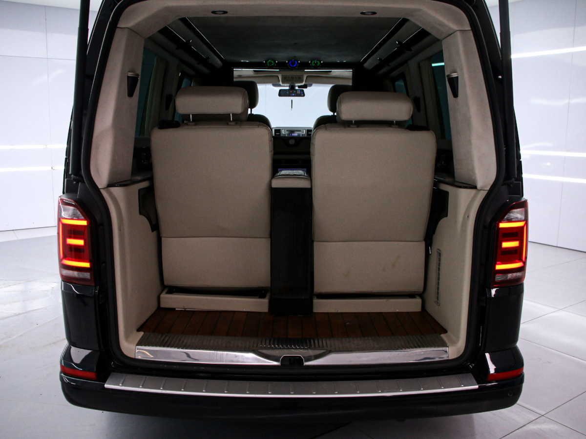 Volkswagen Multivan 2020 car image #18