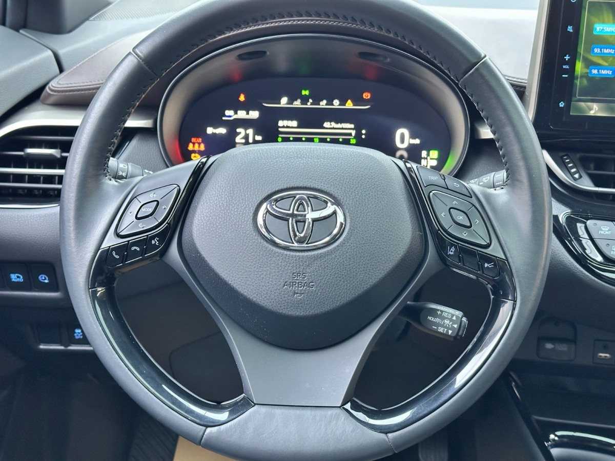 Toyota C-HR EV 2021 immagine di auto #18