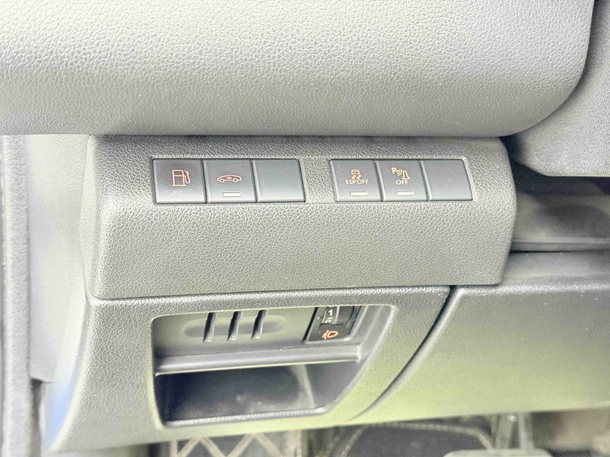 标致 标致3008 2013 汽车图片 #18