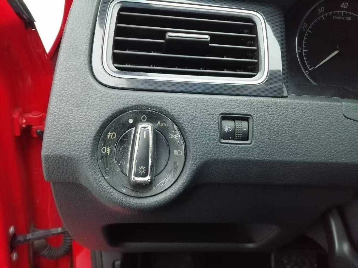 Skoda Rapid Spaceback 2016 immagine di auto #18