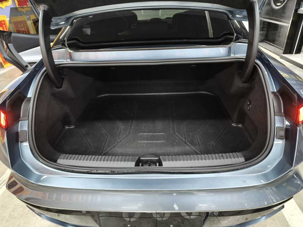 Lynk & Co Z10 2024 car image #18