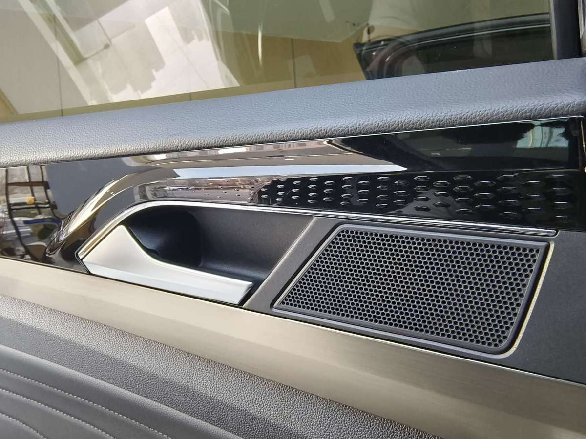 Volkswagen Passat 2020 car image #18