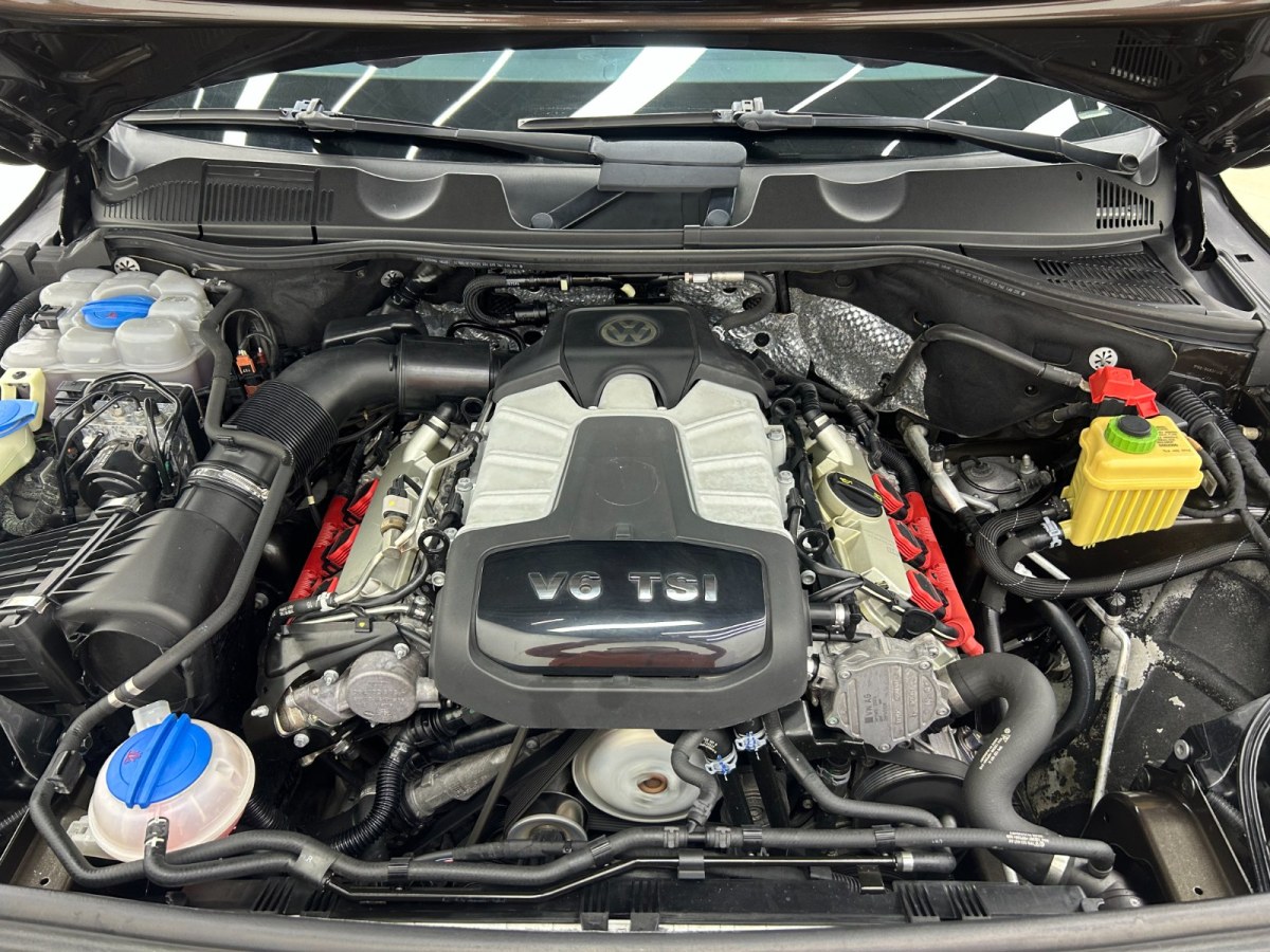 Volkswagen Touareg 2016 car image #18