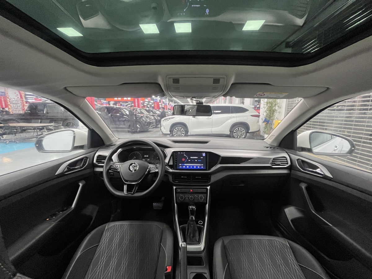 Volkswagen T-Cross 2019 car image #18