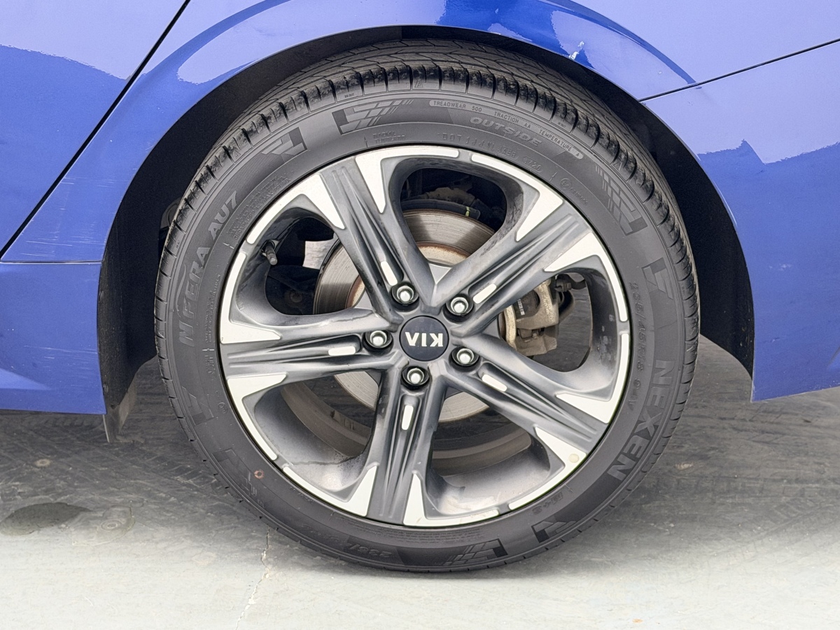 Kia K5 2020 car image #18