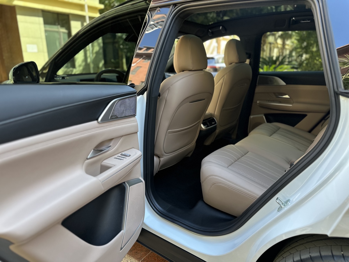 Xpeng G9 2025 imagem de carro #18