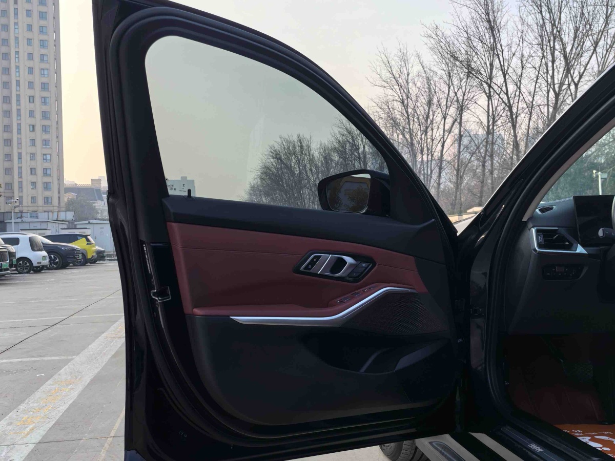 BMW i3 2023 car image #18