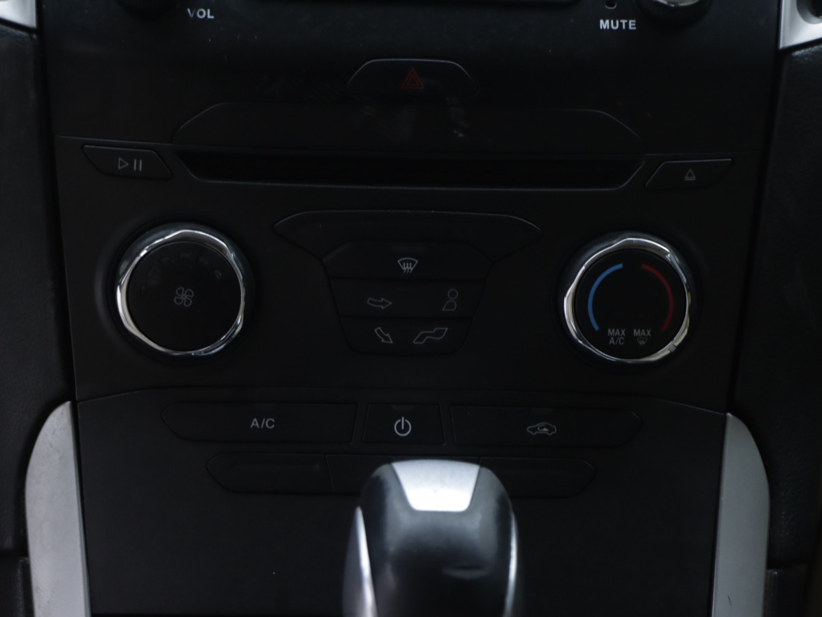 Ford Edge 2016 #18 Ford Edge 2016 car image #18