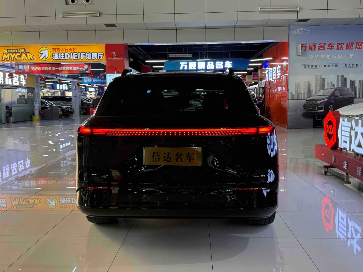 Xpeng G9 2025 صورة سيارة #18