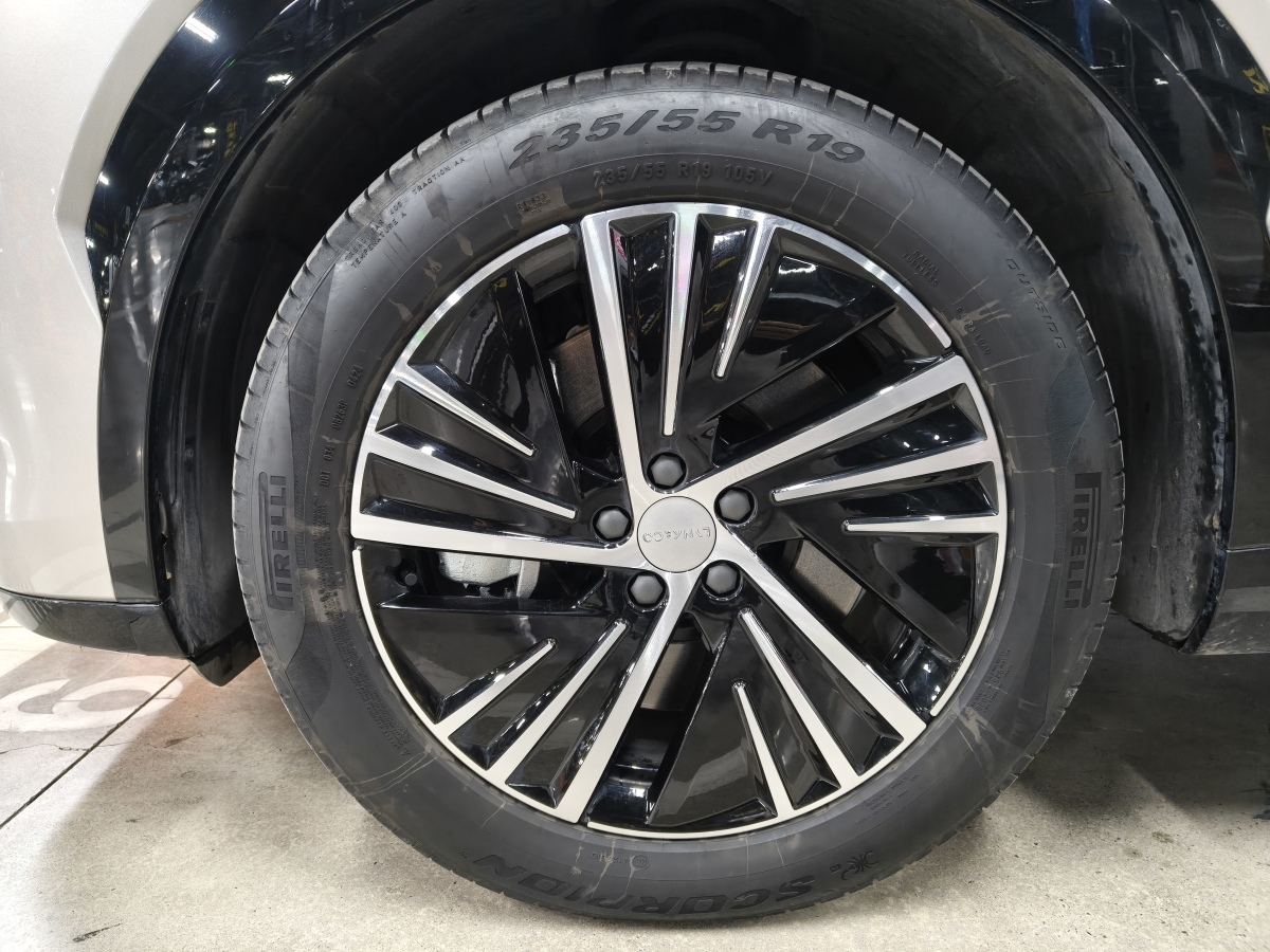 Lynk & Co 08 EM-P 2024 car image #18