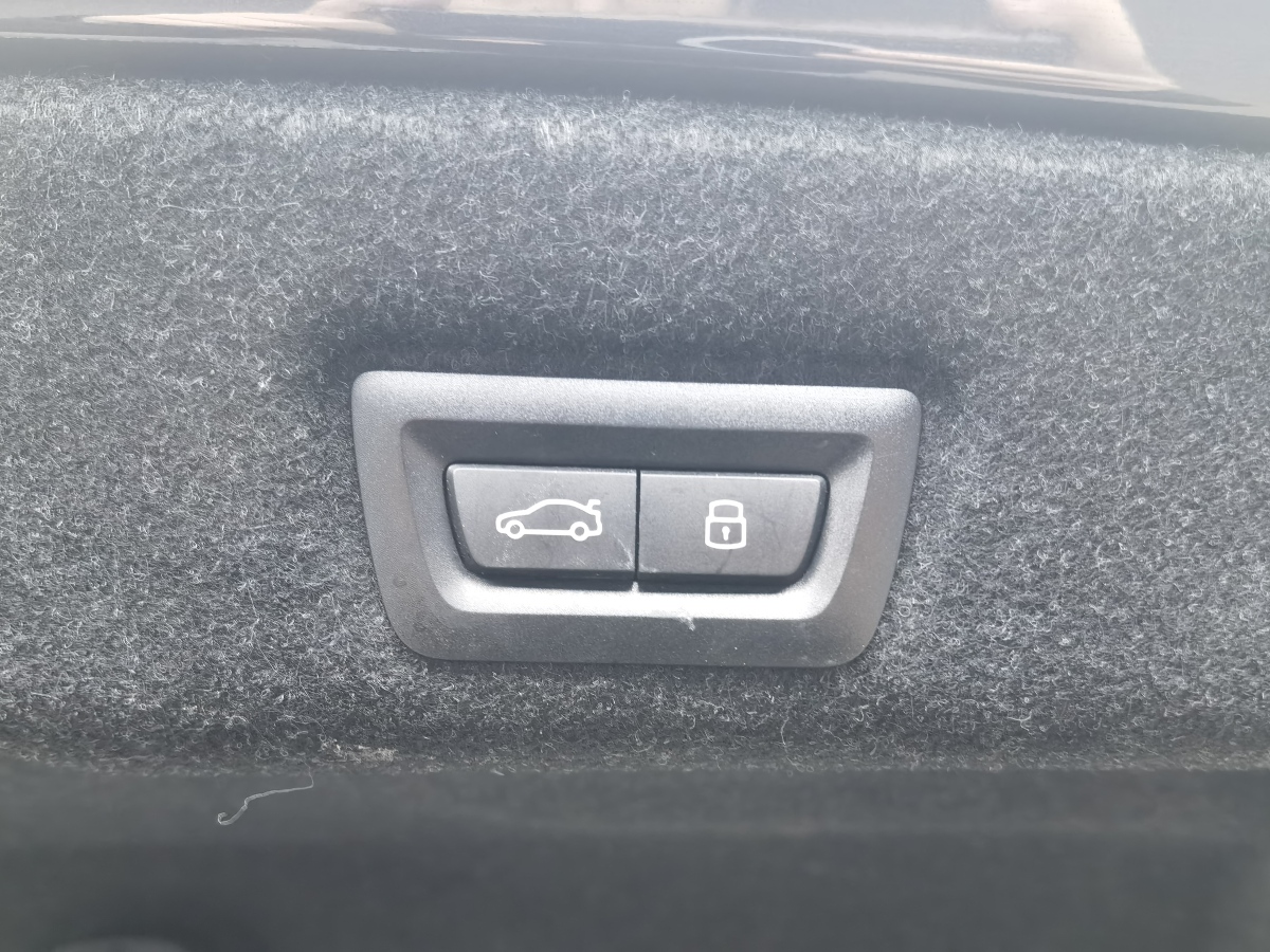 BMW i5 2024 immagine di auto #18