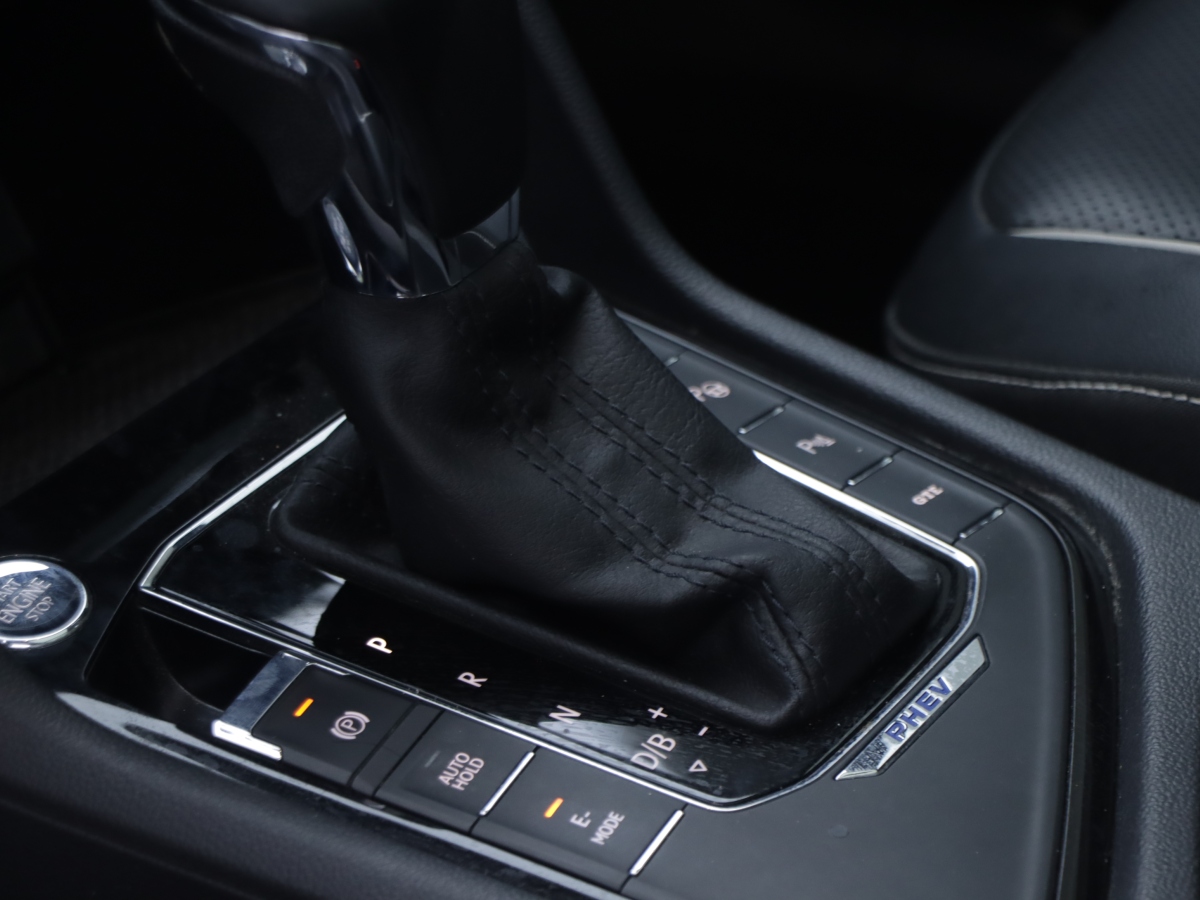 Volkswagen Tiguan L New Energy 2020 изображение автомобиля #18