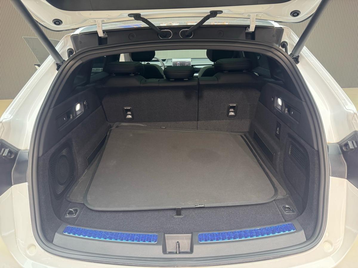 哪吒汽车 哪吒S猎装 2025 汽车图片 #18