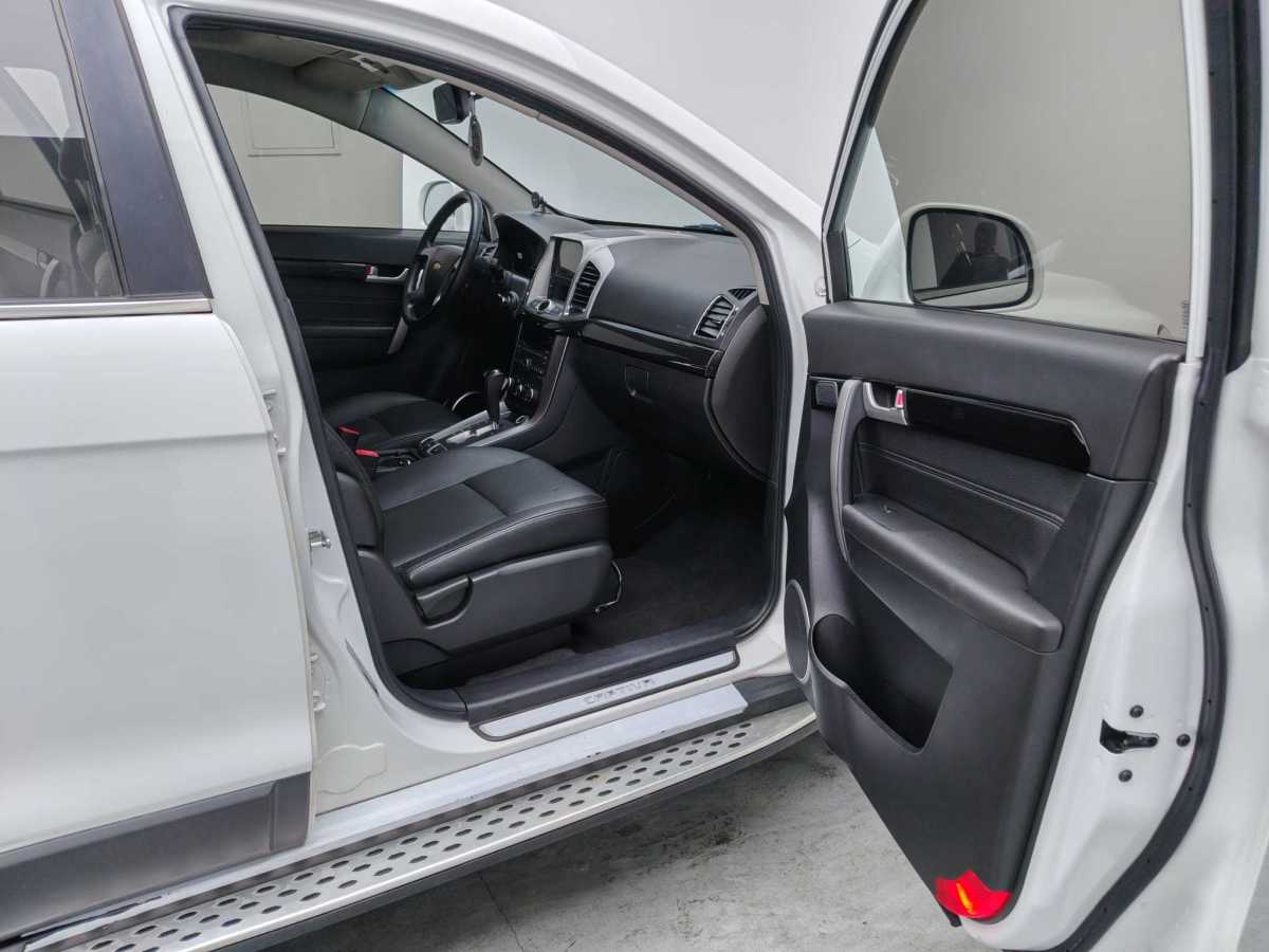 Chevrolet Captiva 2016 car image #18