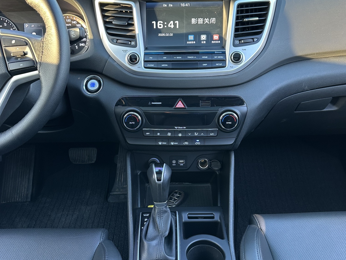 Hyundai Tucson 2016 car image #18