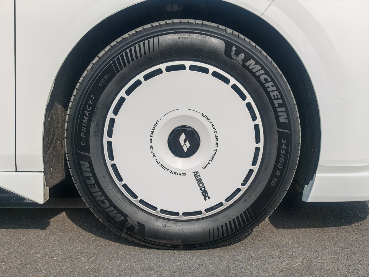 理想汽车 理想MEGA 2025 汽车图片 #18