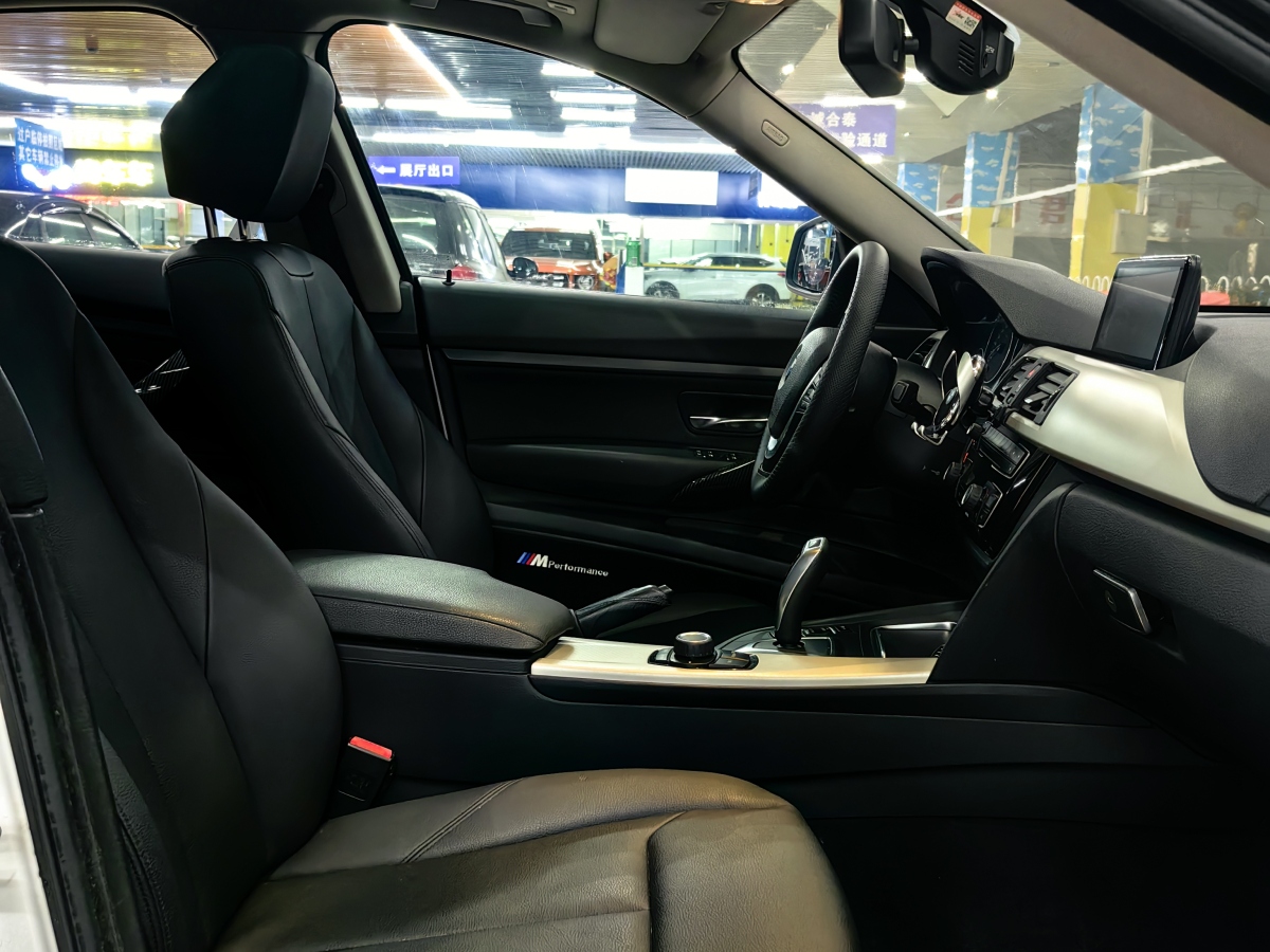 BMW 3 Series GT 2017 immagine di auto #18