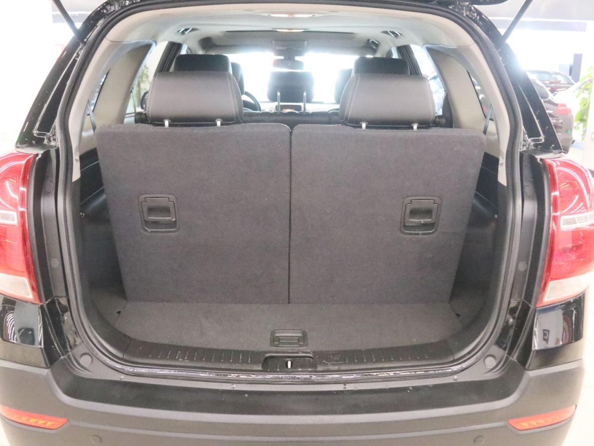 Chevrolet Captiva 2016 car image #18