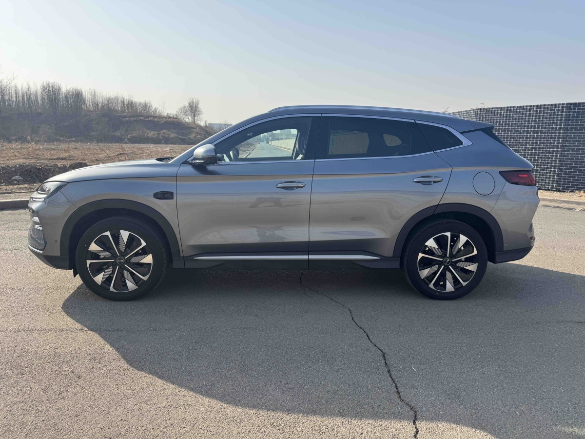 BYD Song Plus New Energy 2025 car image #18