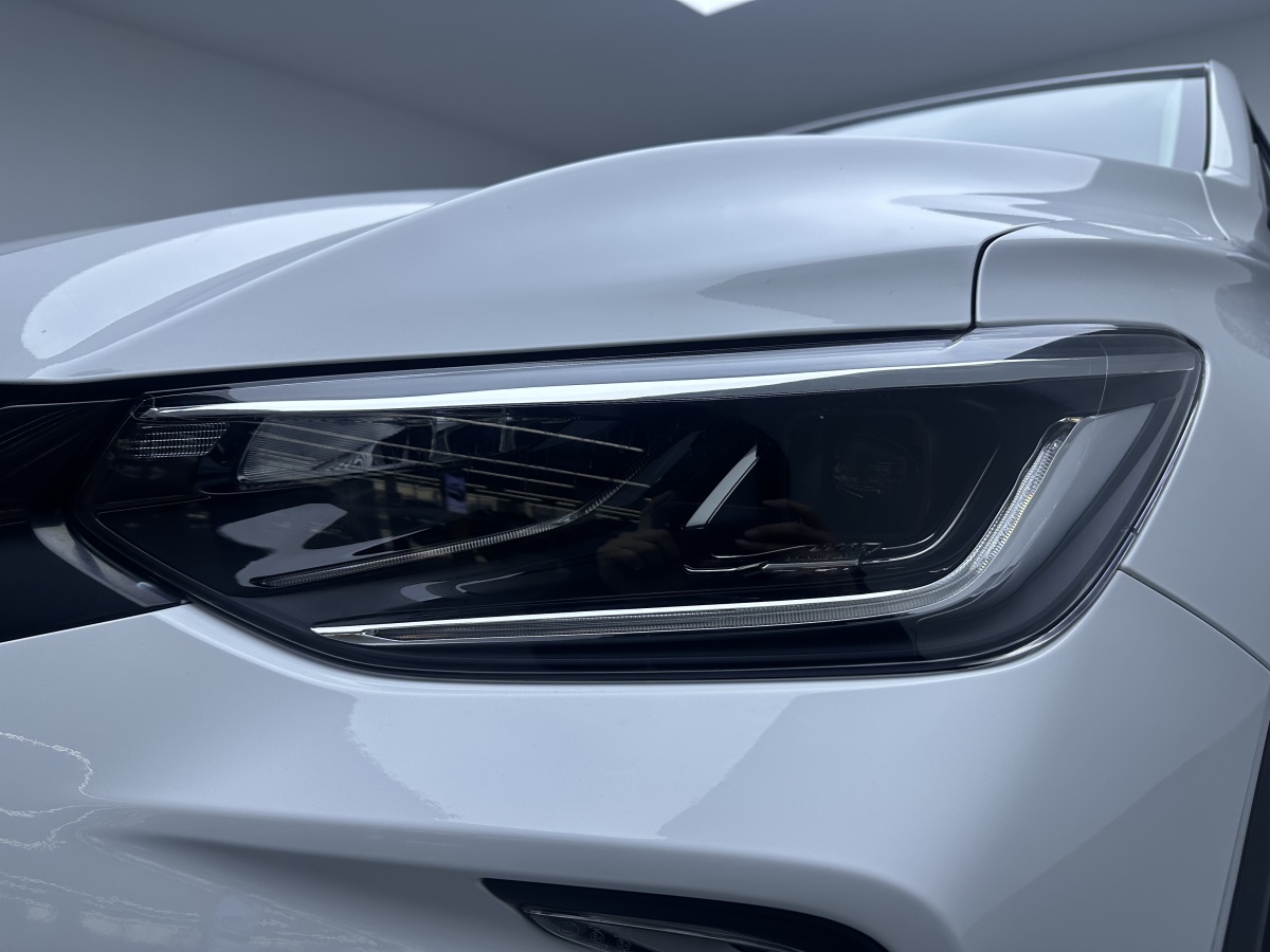 Chevrolet Tracker 2020 immagine di auto #18