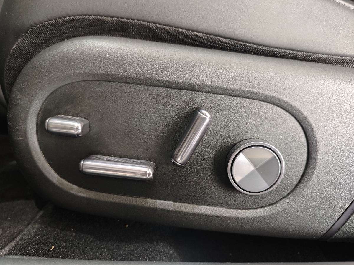 极氪 极氪007 2024 汽车图片 #18