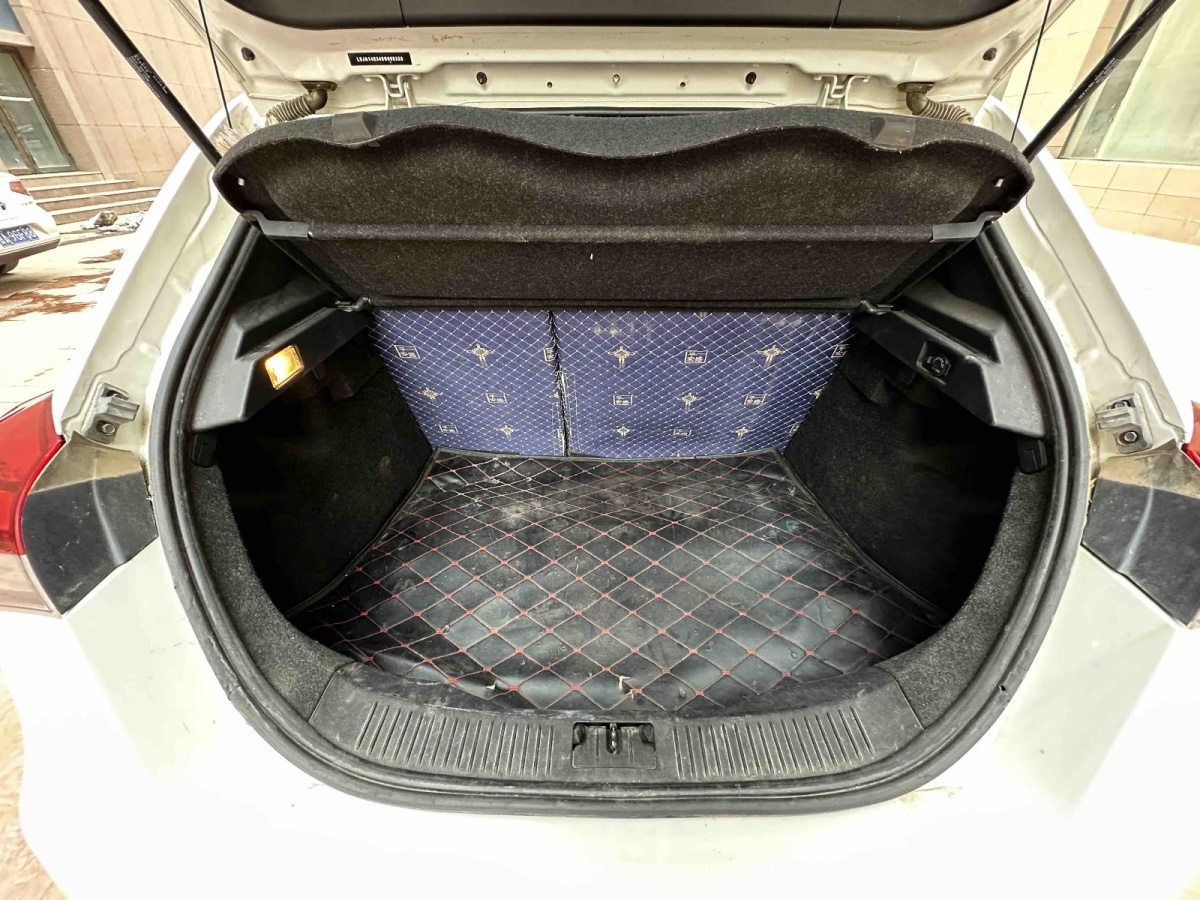 名爵 MG5 2015 汽车图片 #18