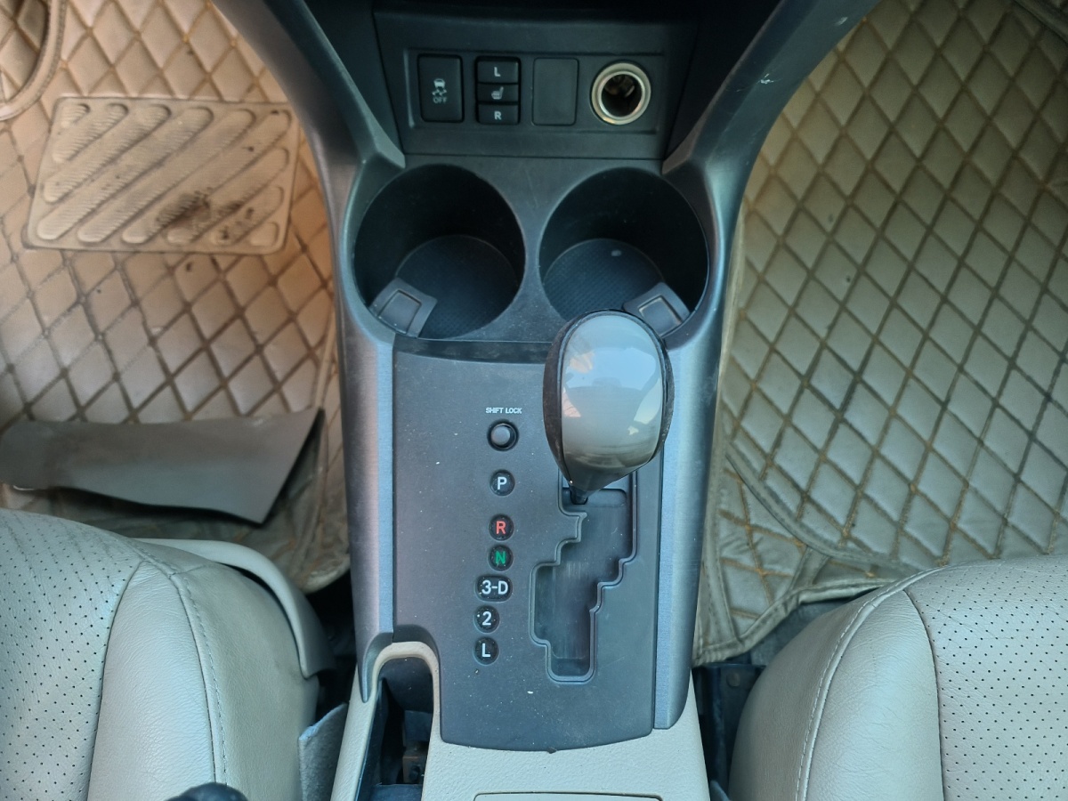 Toyota 2013 car image #18