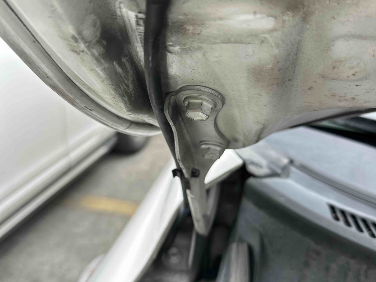 Toyota RAV4 2011 immagine di auto #18