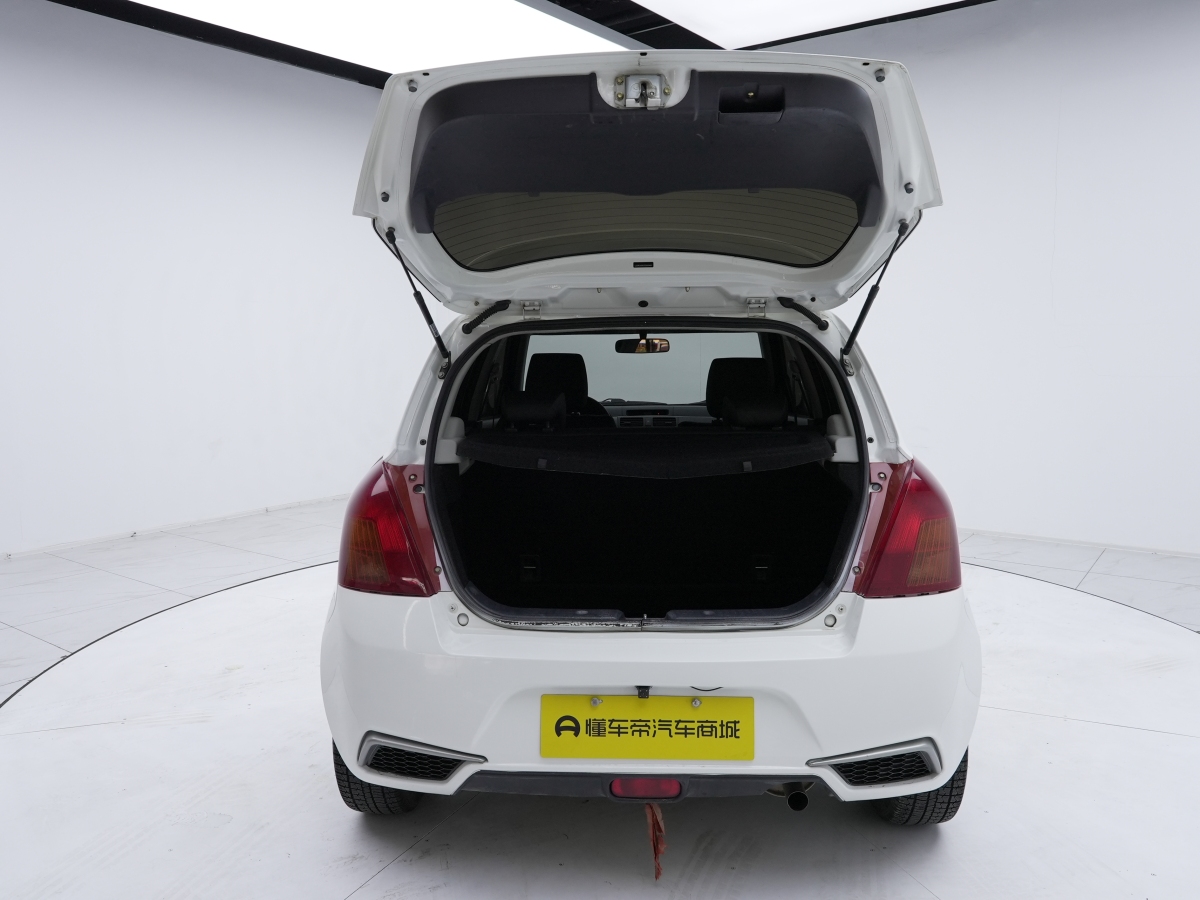 Suzuki Swift 2014 car image #18