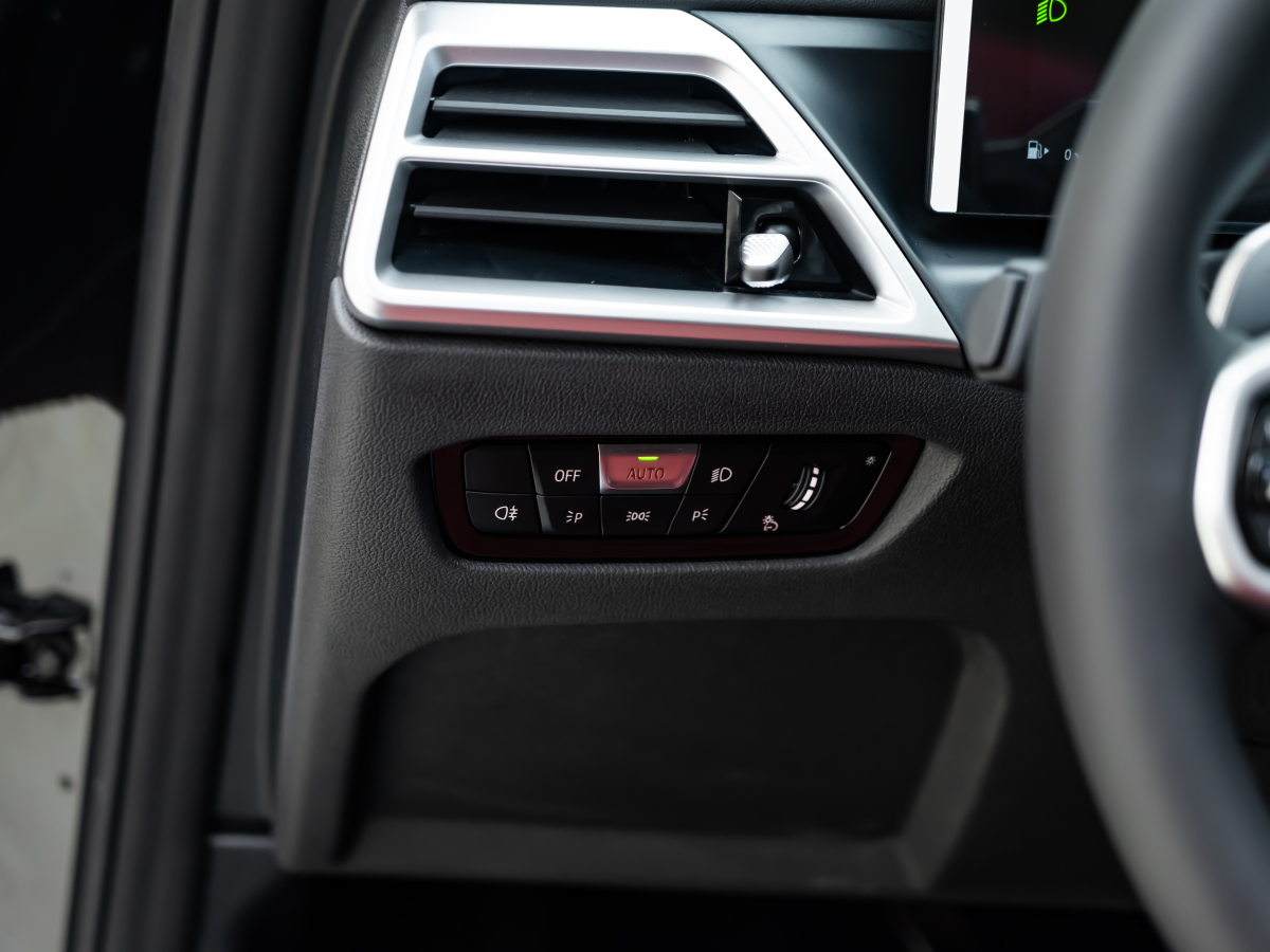 BMW 4 Series 2024 car image #18