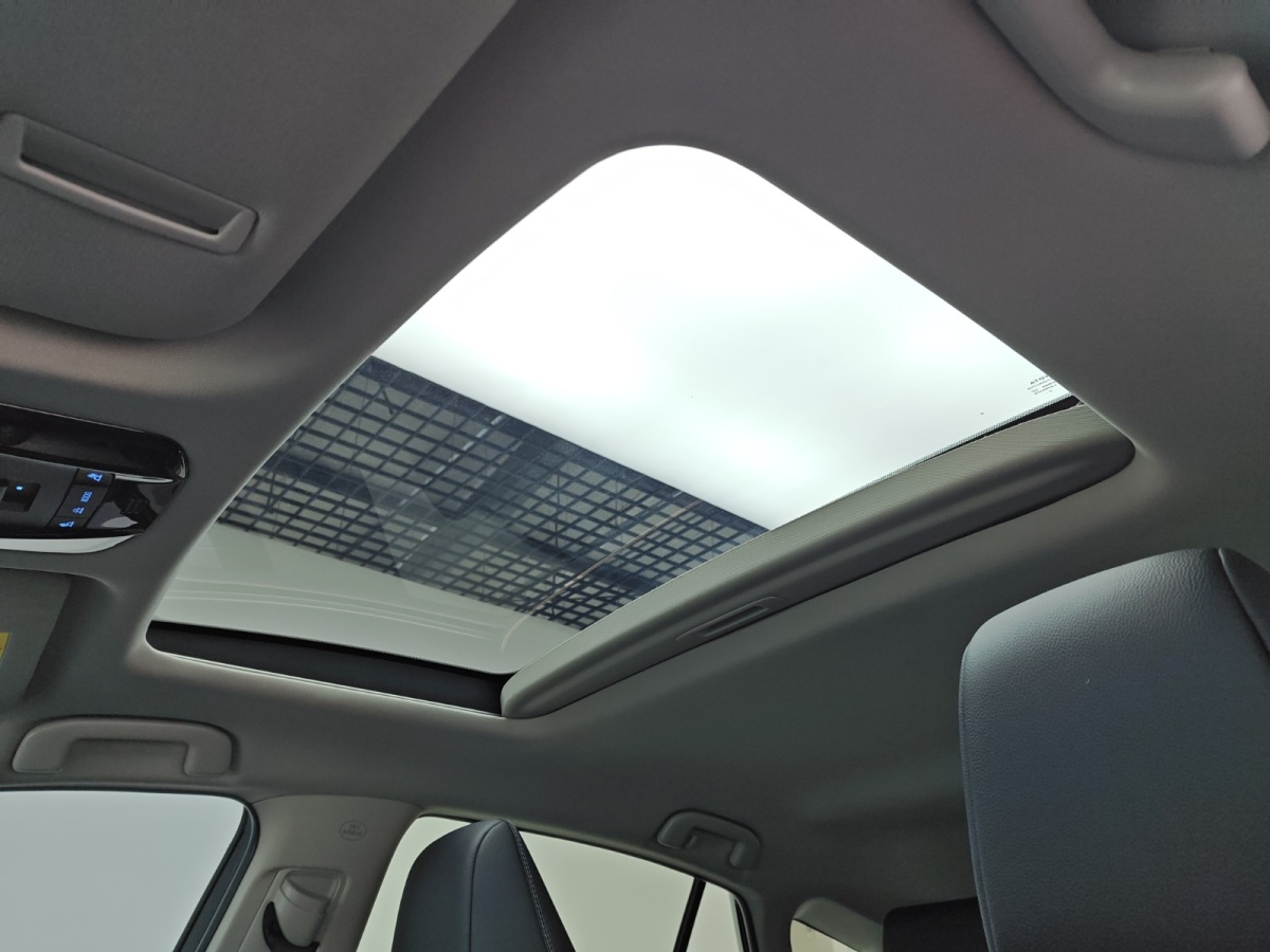 Toyota Venza 2023 car image #18