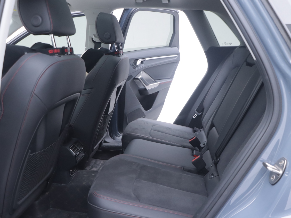 Audi Q3 2022 car image #18