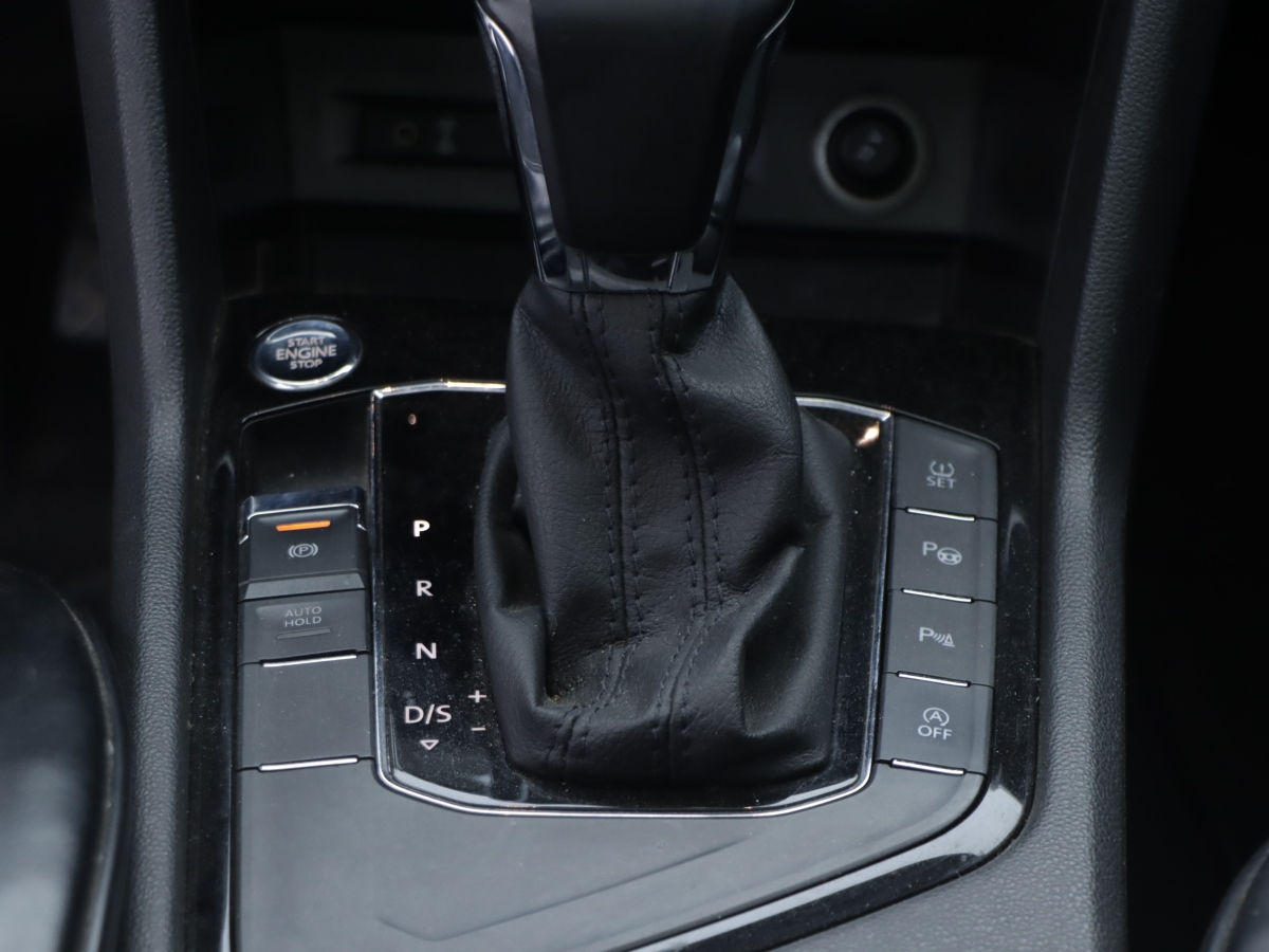 Volkswagen Tiguan X 2018 car image #18