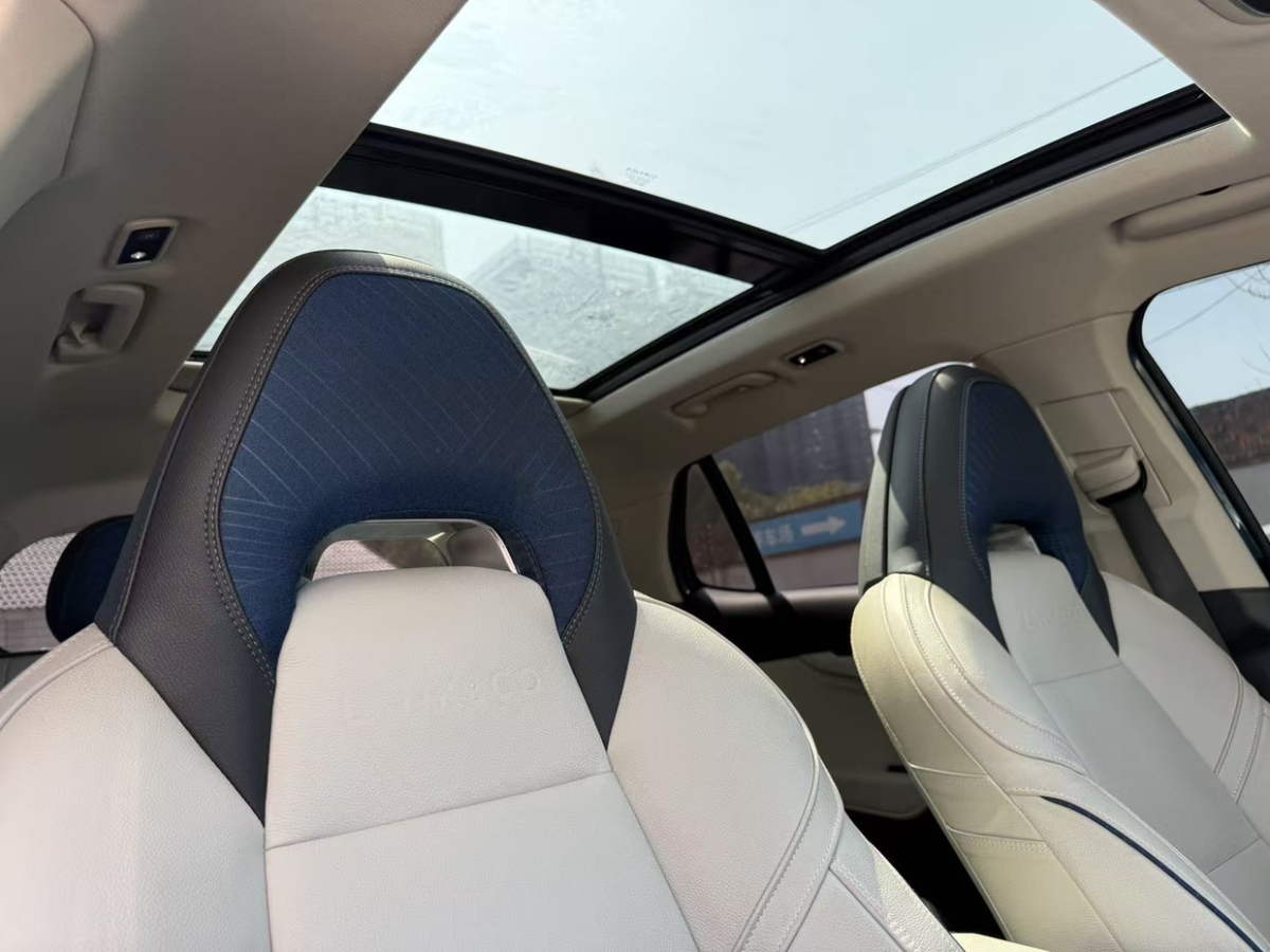 Lynk & Co 01 2019 #18 Lynk & Co 01 2019 car image #18