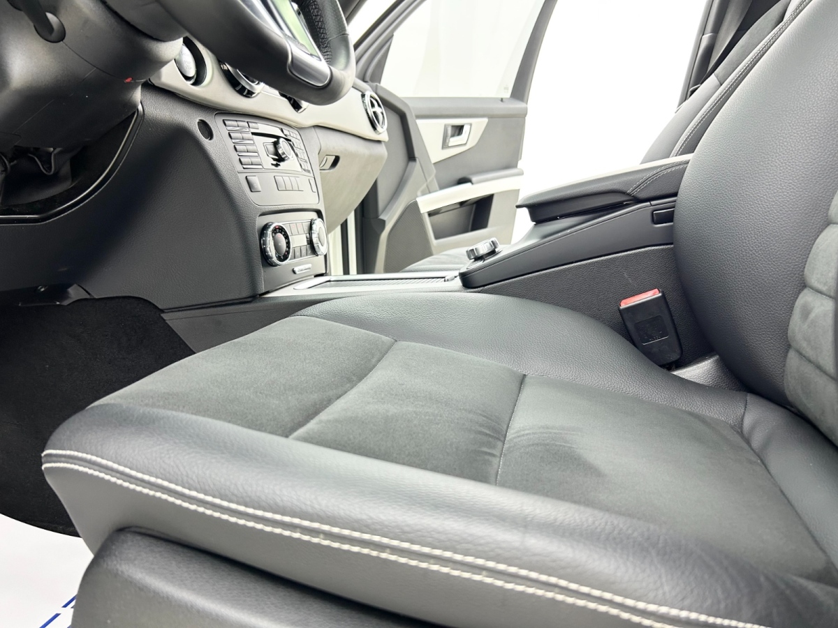 Mercedes-Benz GLK Class 2016 car image #18