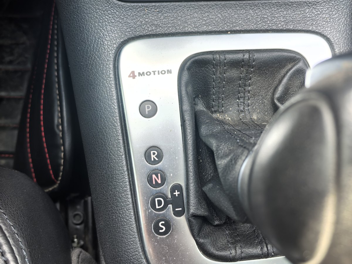 Volkswagen Tiguan 2012 car image #18