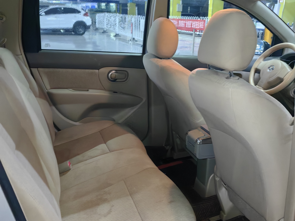 日产 骊威 2012 汽车图片 #18