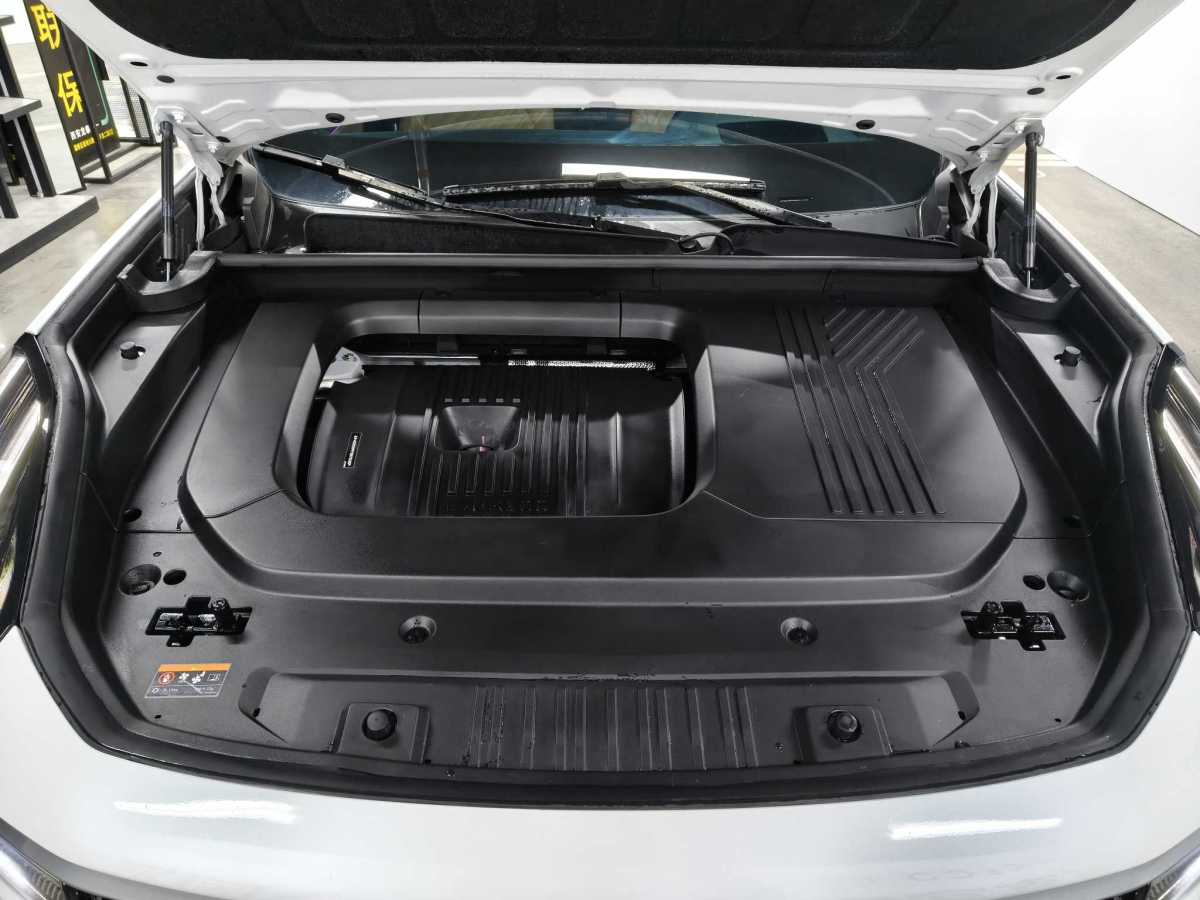 Lynk & Co 09 EM-P 2023 car image #18