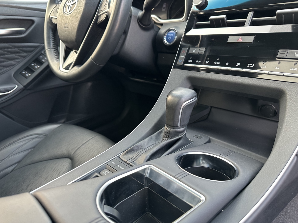 Toyota Avalon 2019 car image #18