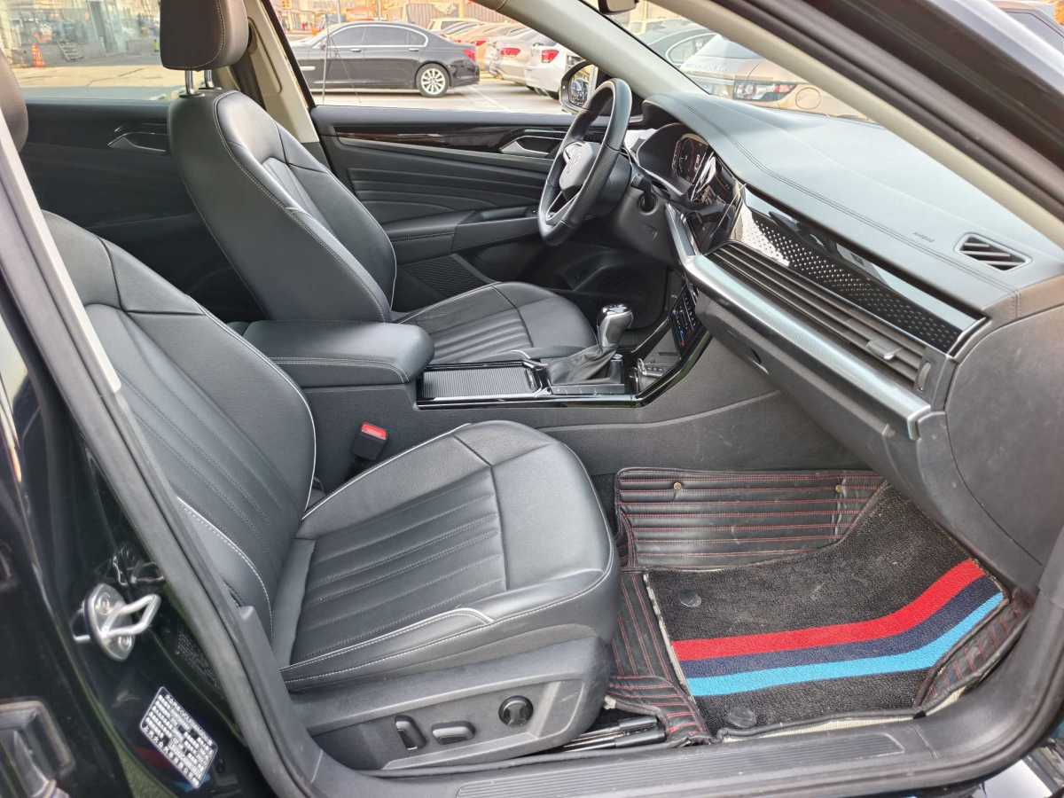 Volkswagen Passat 2023 car image #18