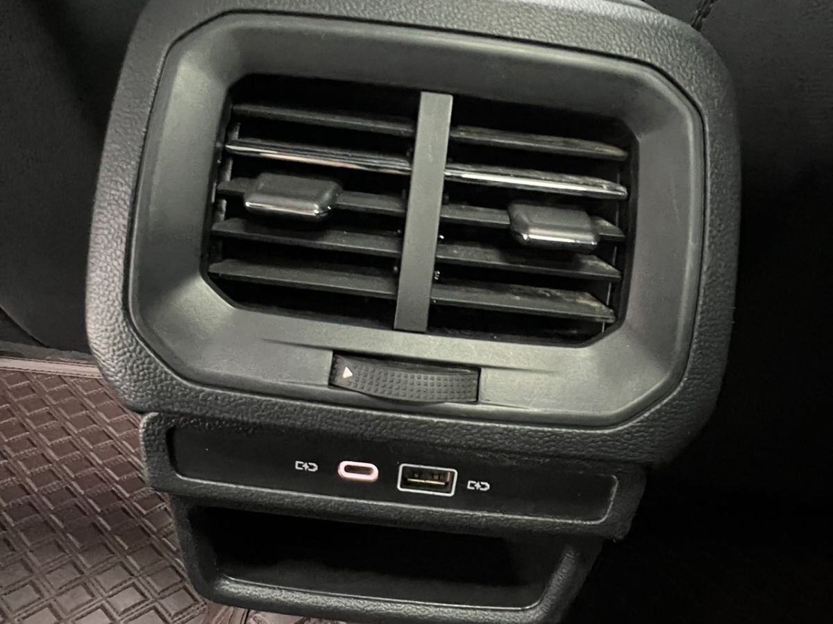 Volkswagen 2023 car image #18