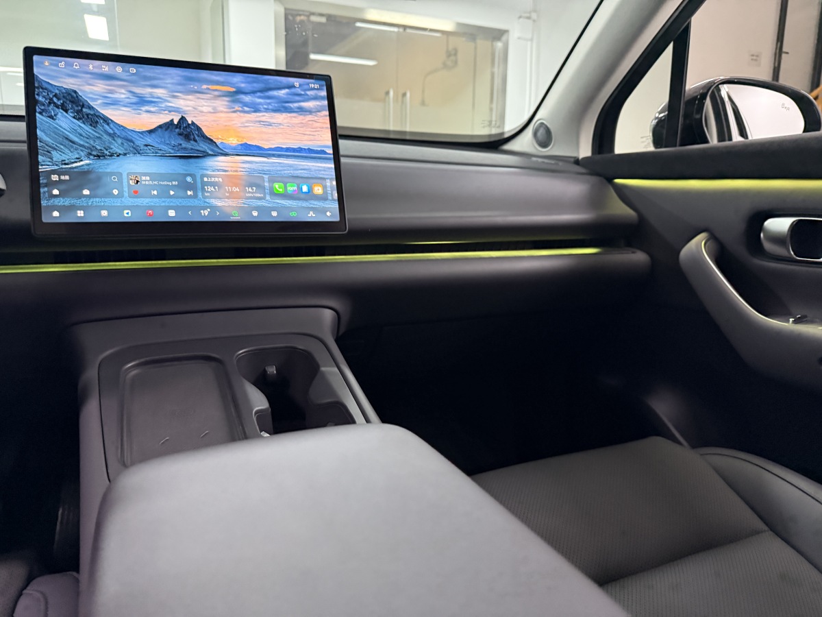 零跑汽车 零跑C16 2024 汽车图片 #18