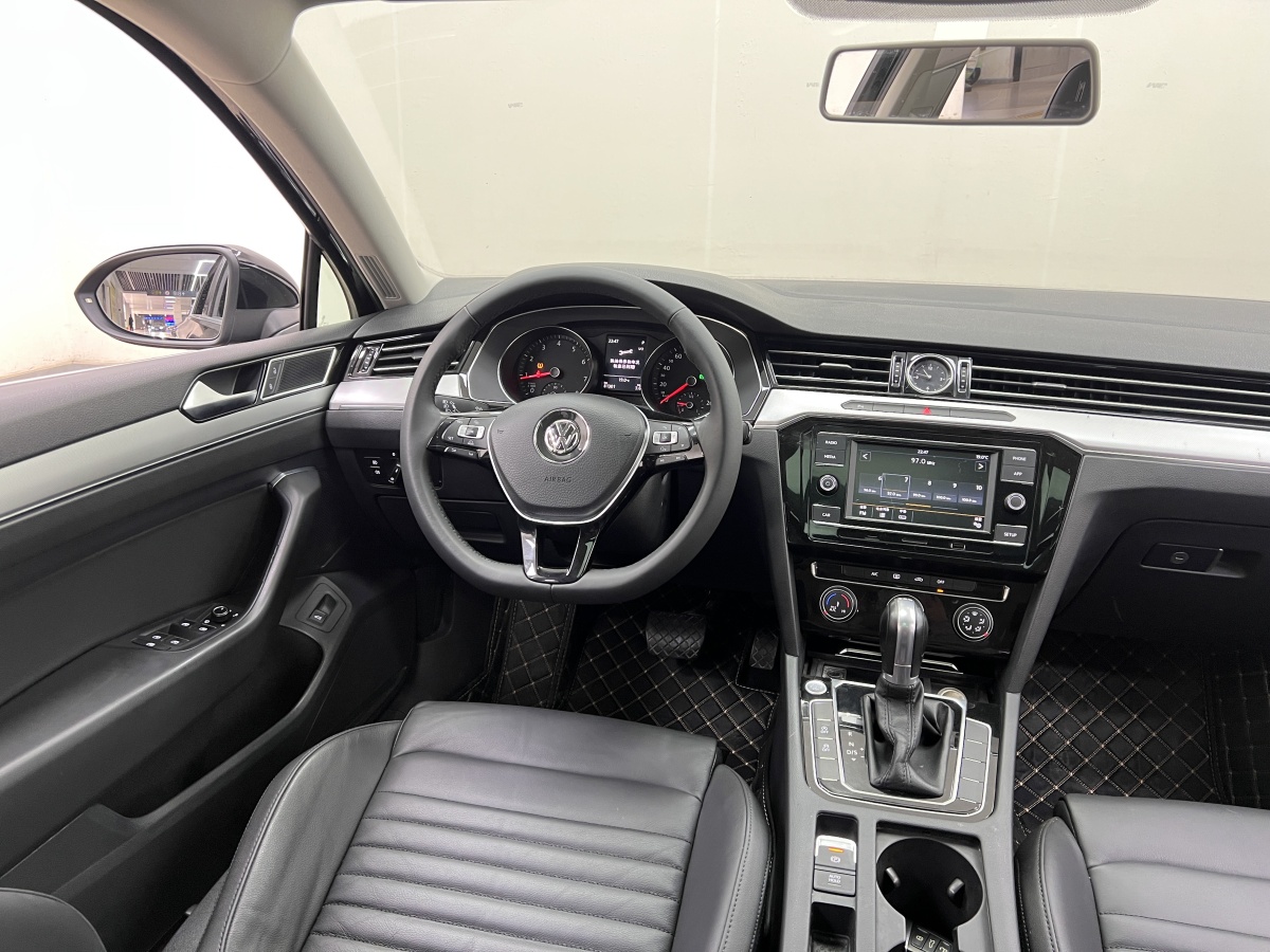 Volkswagen 2017 car image #18