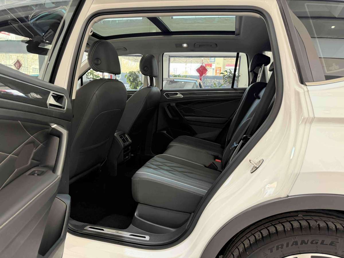 Volkswagen Tiguan L 2022 car image #18