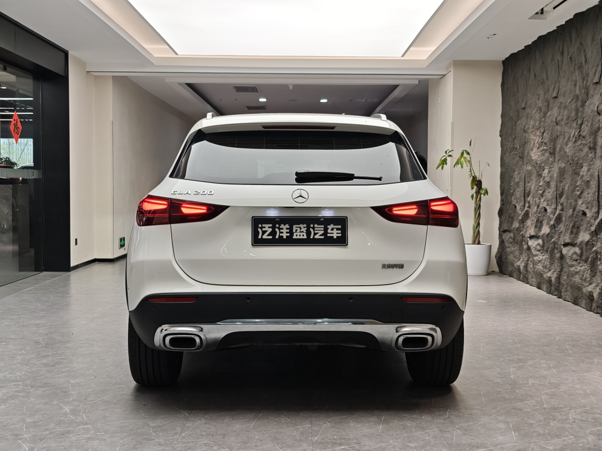 Mercedes-Benz 2024 car image #18