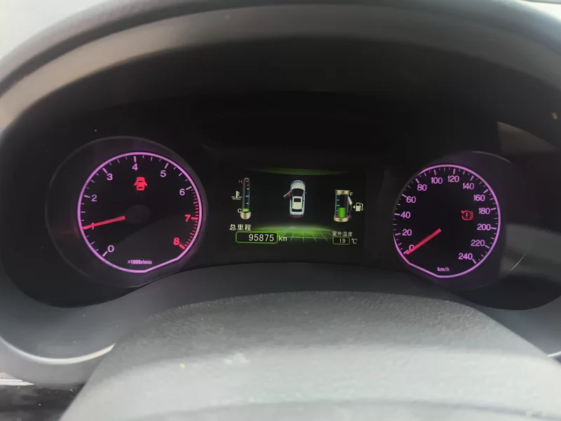 BYD SuRui 2013 car image #18